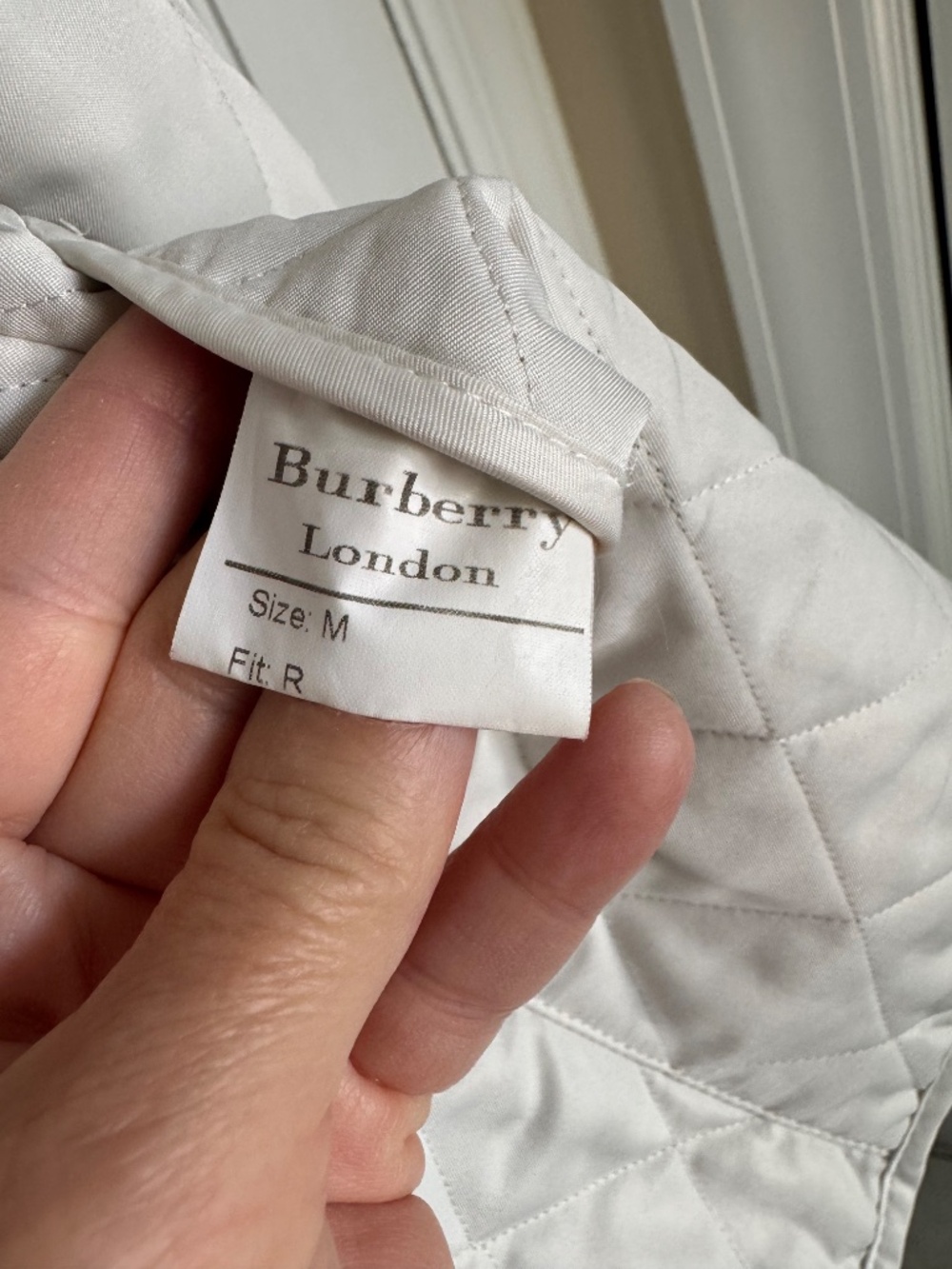 Authentic Burberry quilted coat- signature nova check lined jacket- Size M - Picture 6 of 11